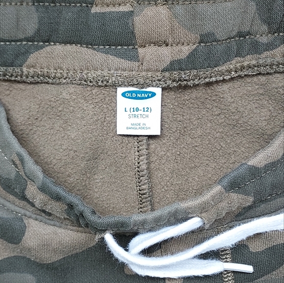 2 pair; Old Navy Camo (1) and Gray (1) Jogger Shorts for Boys, size 10-12 - Picture 12 of 13